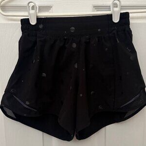 Lululemon Black Hotty Hot Shorts Sz 4, 4" inseam